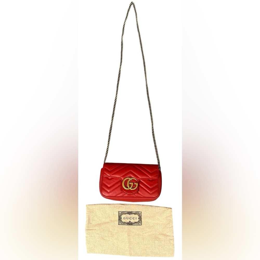 Gucci GG Marmont Matelassé Super Mini Shoulder Bag